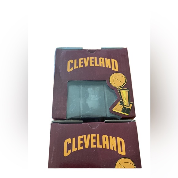 ⭐️PRICE FIRM⭐️ LEBRON & KYRIE 2016 CLEVELAND CAVALIERS CHAMP BOBBLE HEADS - Picture 8 of 10